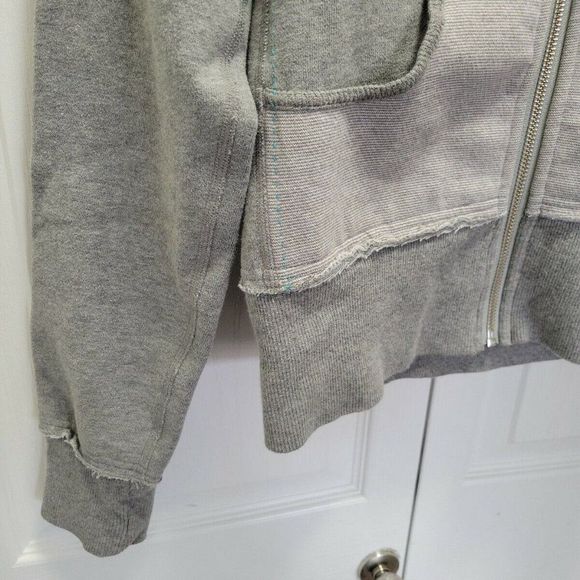 Lululemon Scuba Hooded Sweater Special Edition LOVE Gray Striped Fleece Zip Sz 4 - Picture 8 of 11